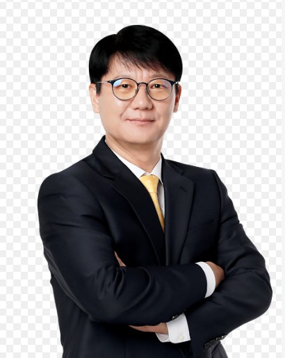 윤